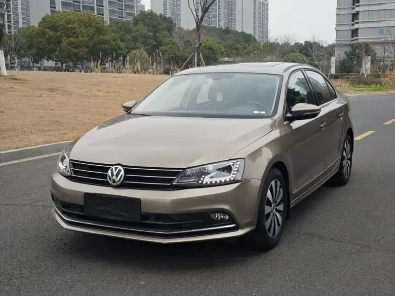 Volkswagen Sagitar, 2015