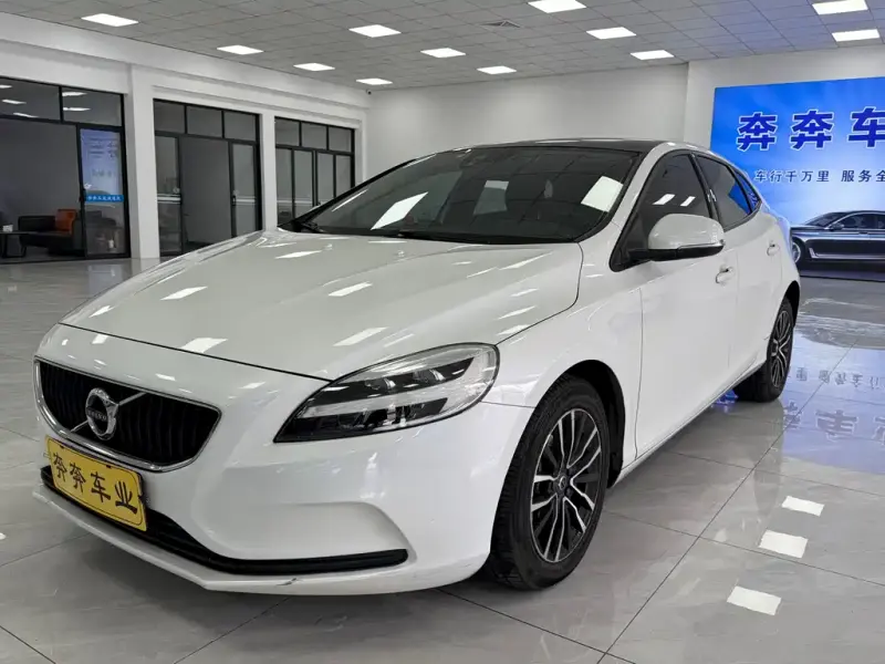 Volvo V40, 2017