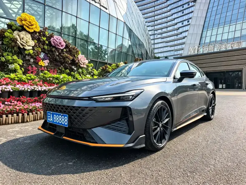 Changan UNI-V, 2025