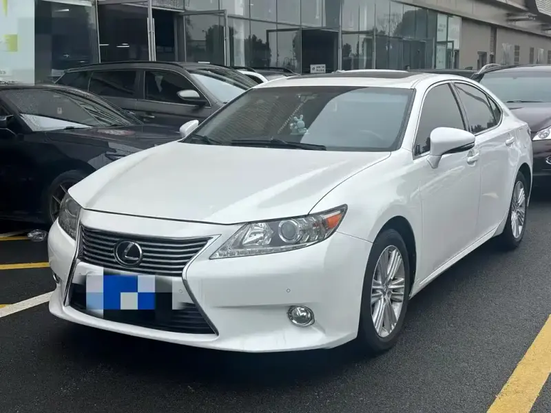 Lexus ES, 2014
