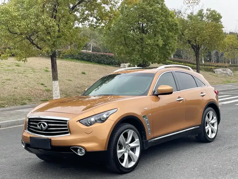 Infiniti QX70, 2015