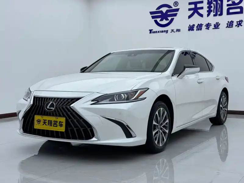 Lexus ES, 2024