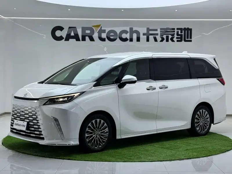Lexus LM, 2024