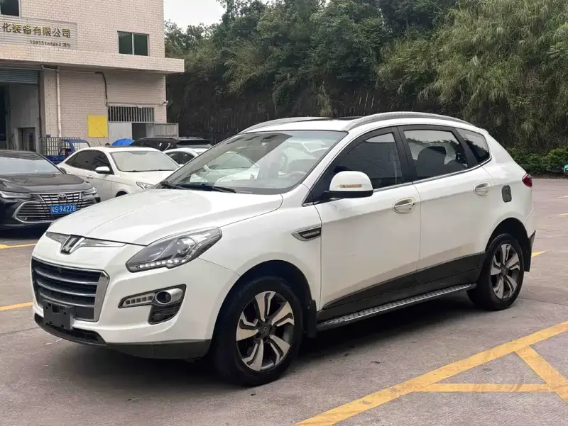 Luxgen Big 7 SUV, 2015