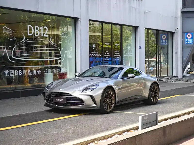 Aston Martin V8 Vantage, 2025