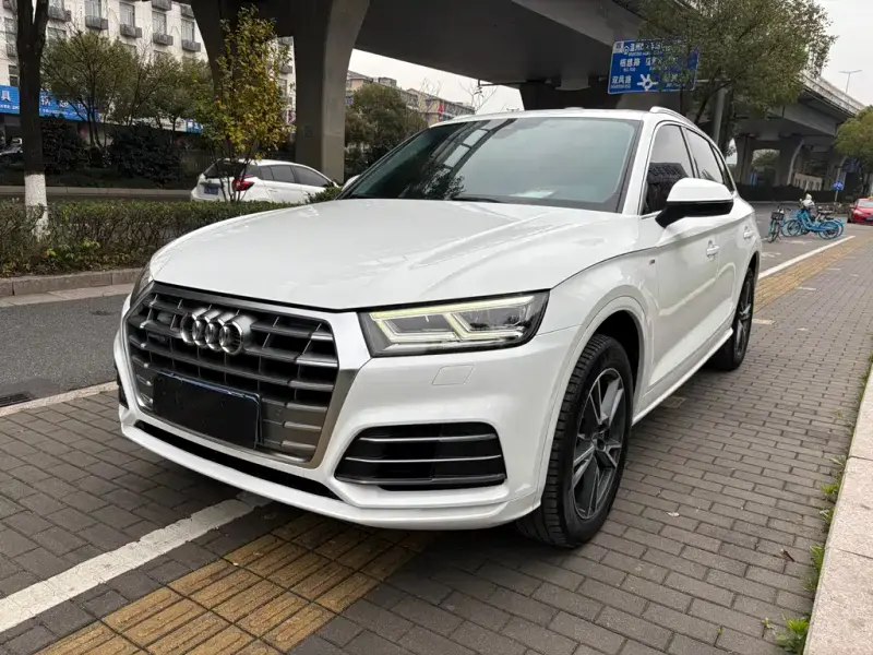 Audi Q5L, 2020