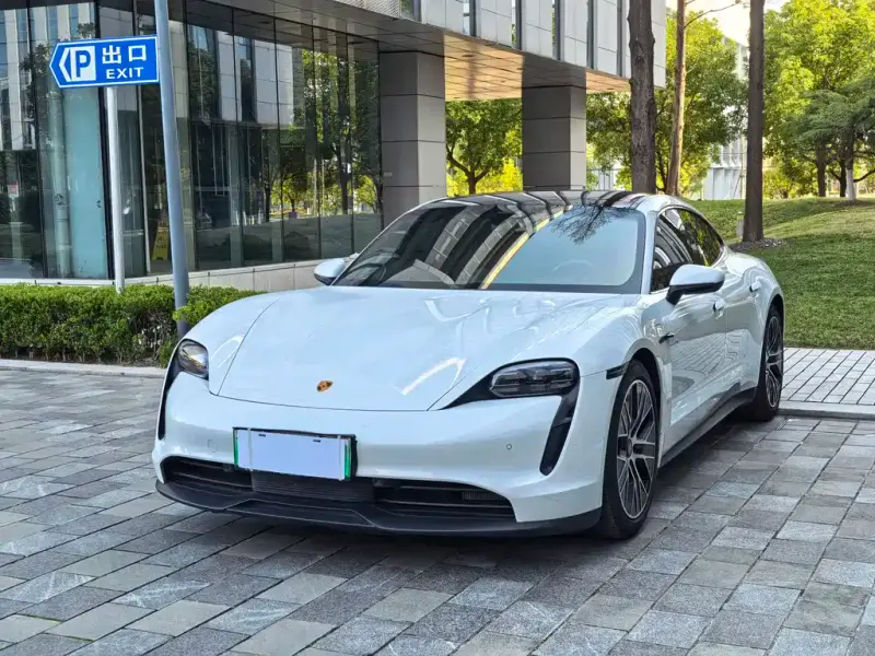 Porsche Taycan, 2023