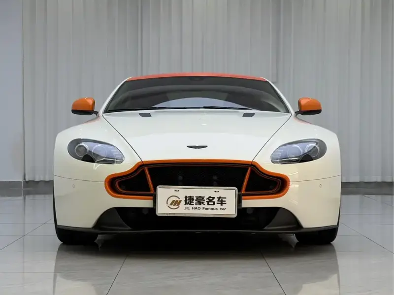 Aston Martin V8 Vantage, 2019