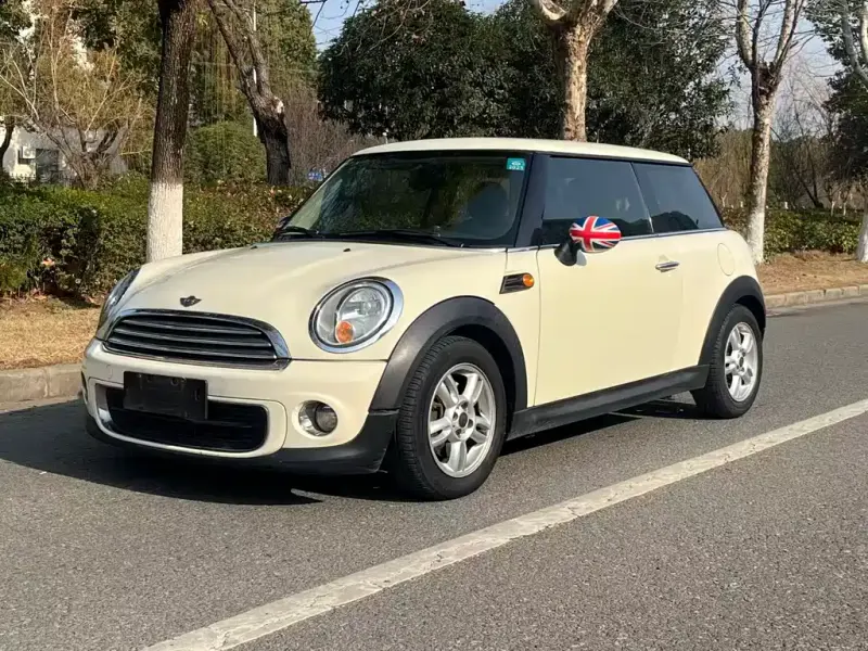 MINI Mini, 2012