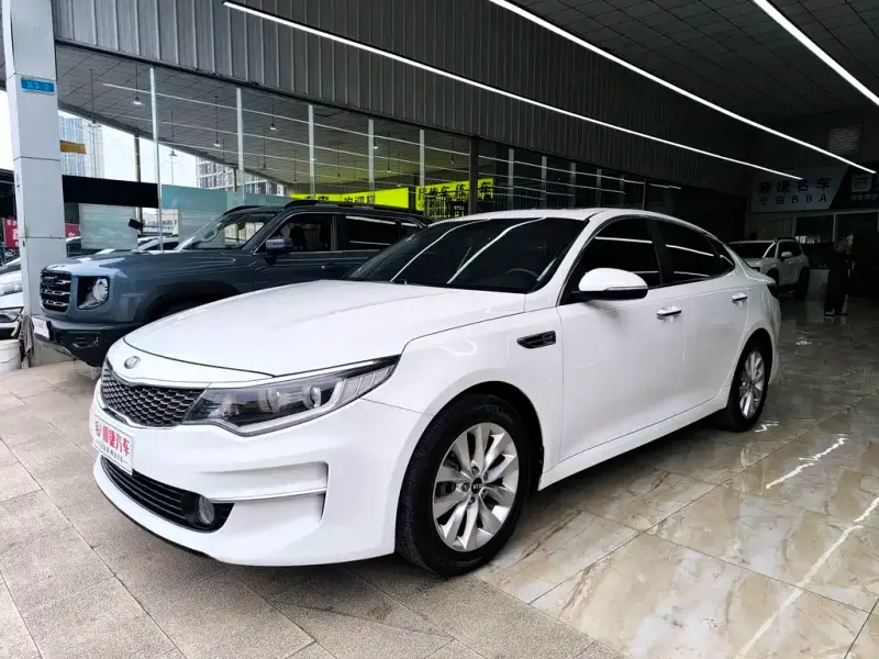 Kia K5, 2016