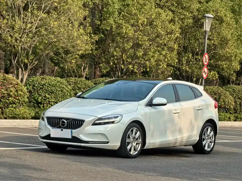 Volvo V40, 2017