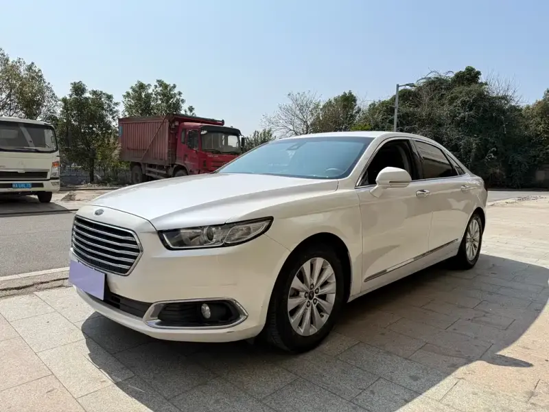 Ford Taurus, 2017