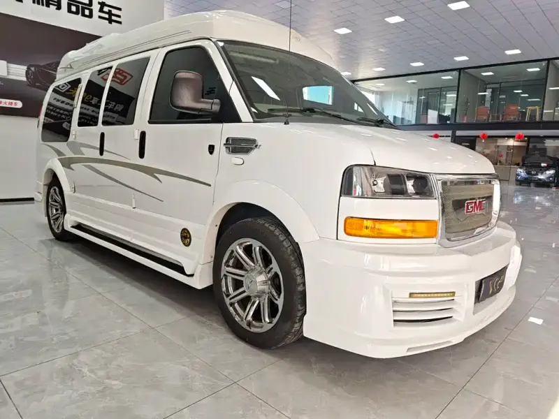 GMC Savana, 2015
