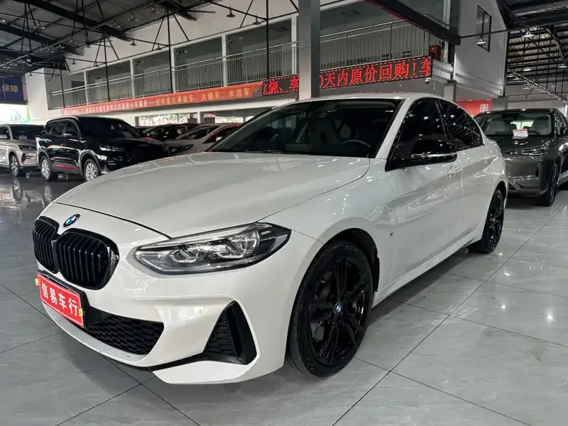 BMW 1 Series, 2022