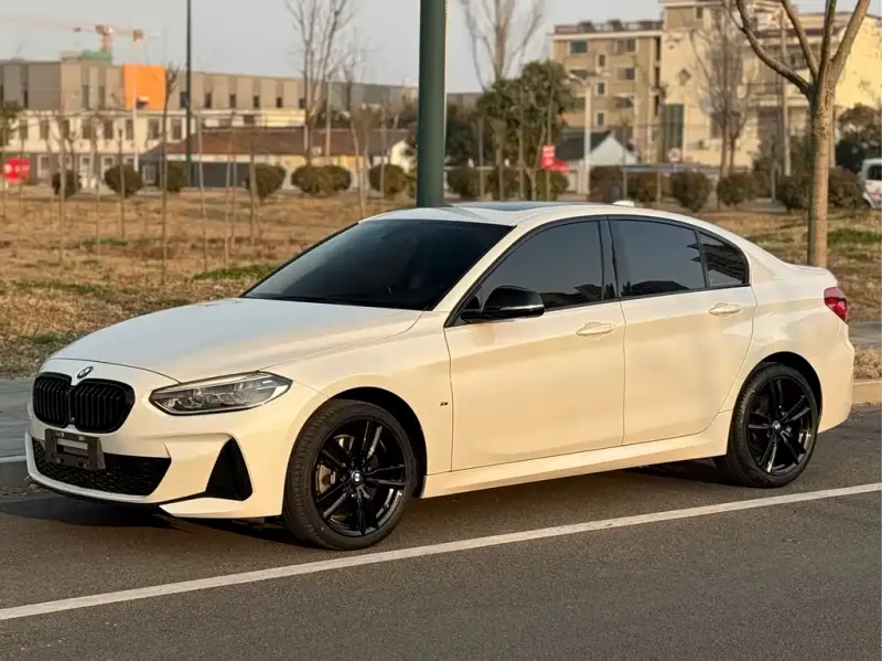 BMW 1 Series, 2022