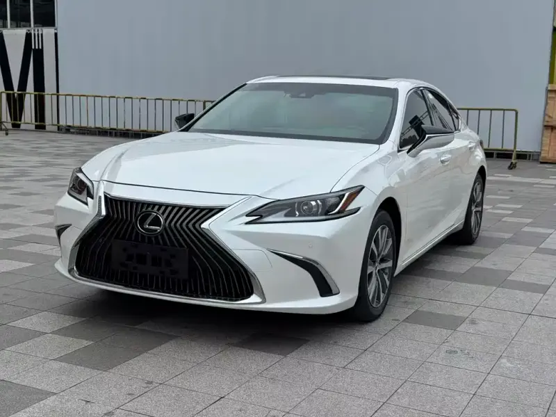 Lexus ES, 2020