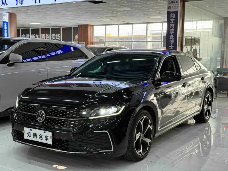 Volkswagen Passat, 2023