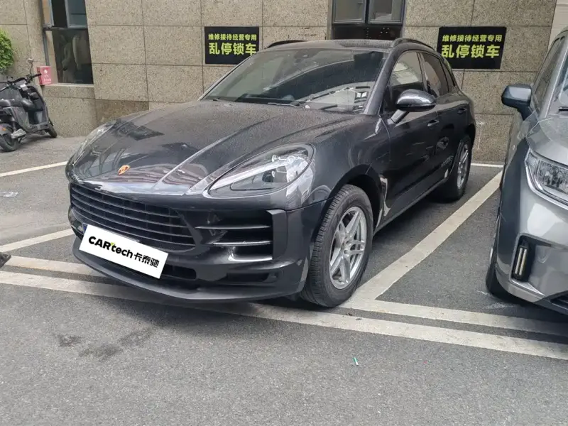Porsche Macan, 2021