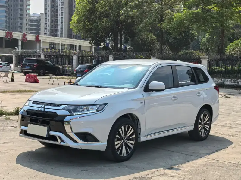 Mitsubishi Outlander, 2021