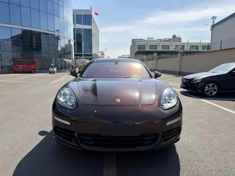 Porsche Panamera, 2015