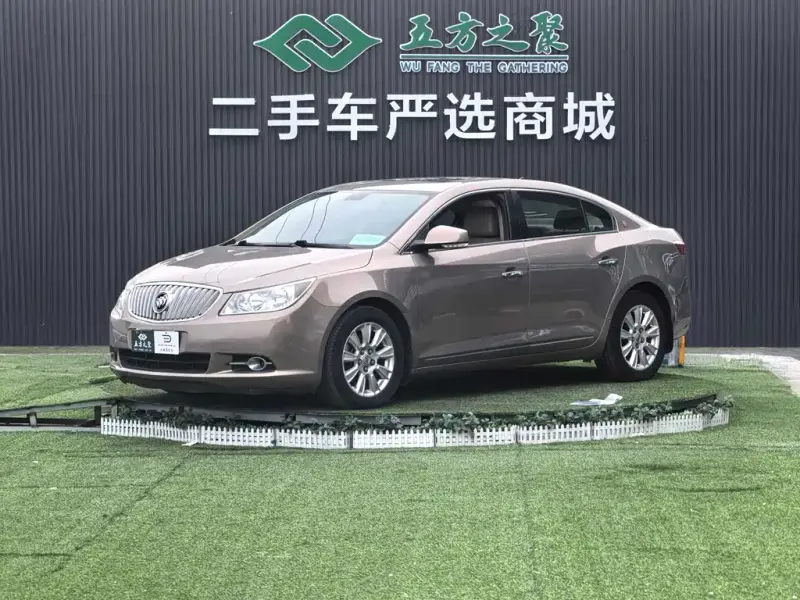 Buick LaCrosse, 2012