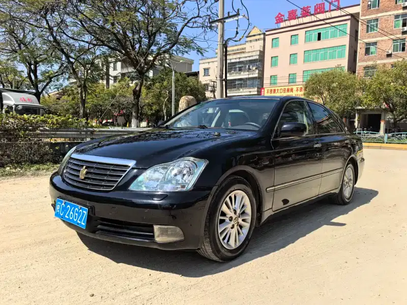 Toyota Crown, 2005