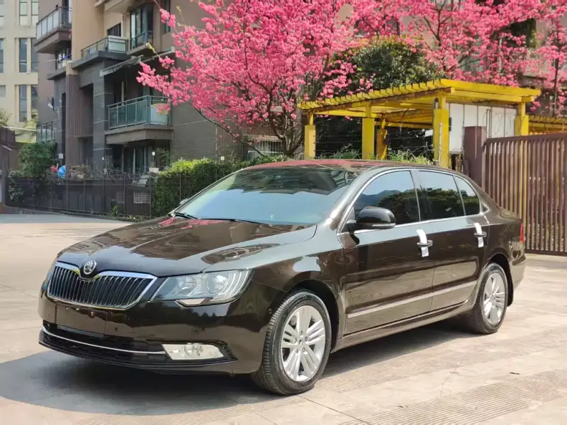 Skoda Superb, 2013