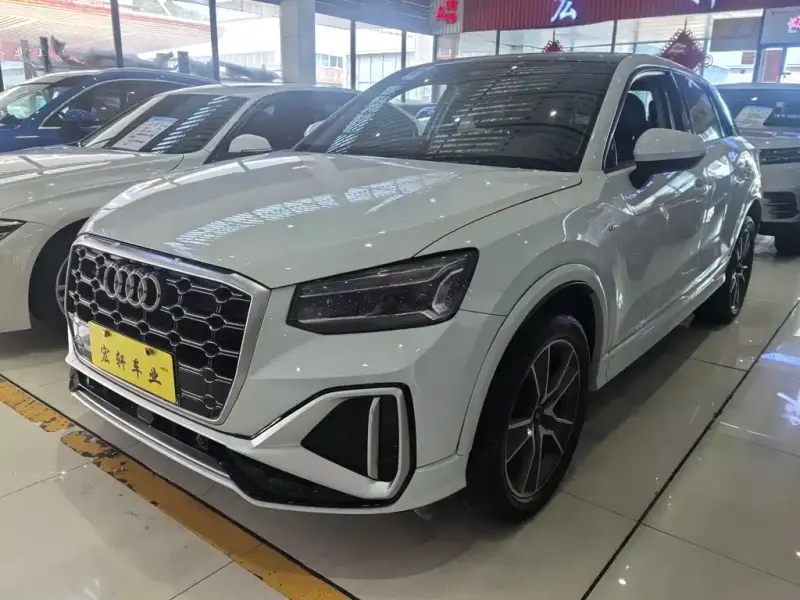 Audi Q2L, 2022