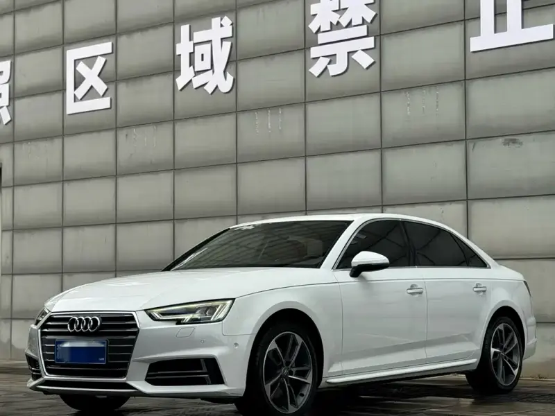 Audi A4L, 2018