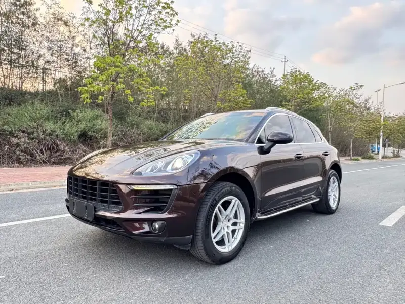 Porsche Macan, 2015