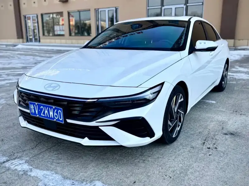 Hyundai Elantra, 2023