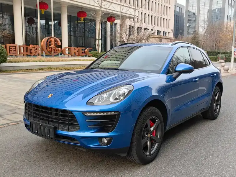 Porsche Macan, 2015