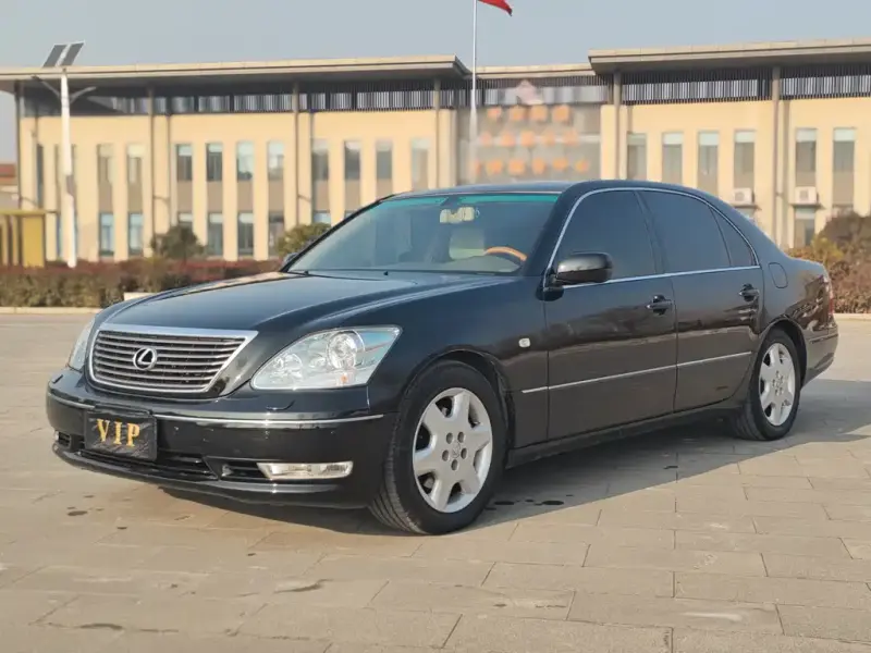 Lexus LS, 2004
