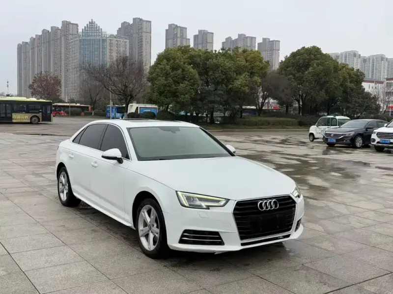 Audi A4L, 2017