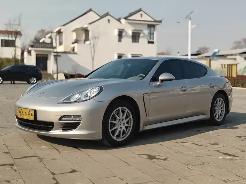 Porsche Panamera, 2012