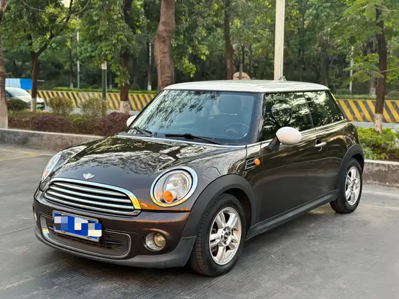 MINI Mini, 2012