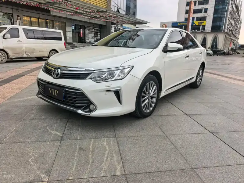 Toyota Camry, 2016