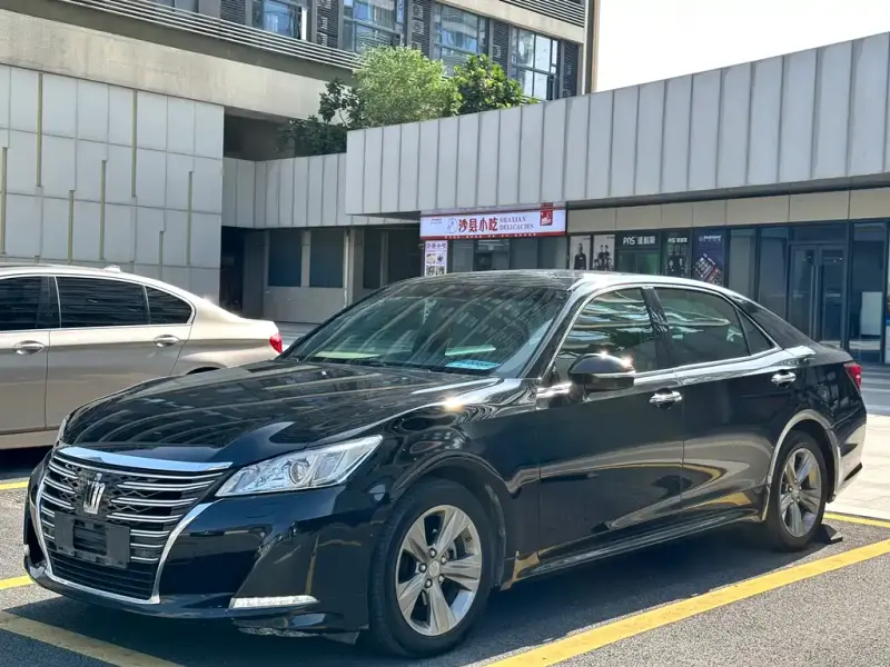 Toyota Crown, 2016