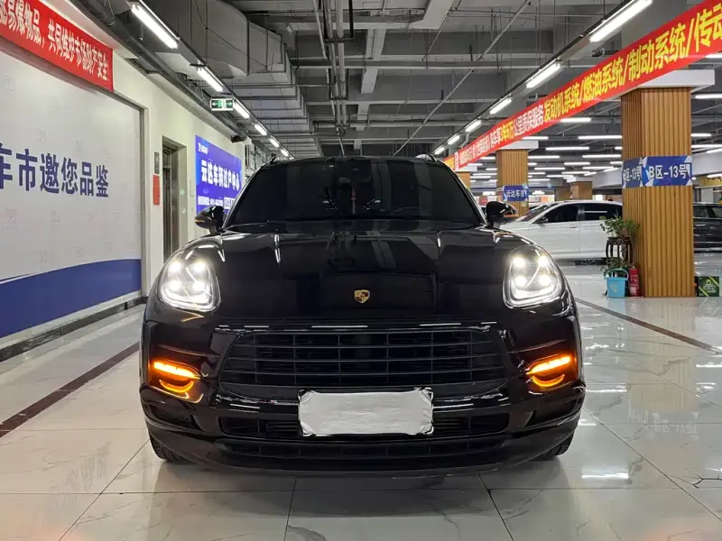 Porsche Macan, 2021