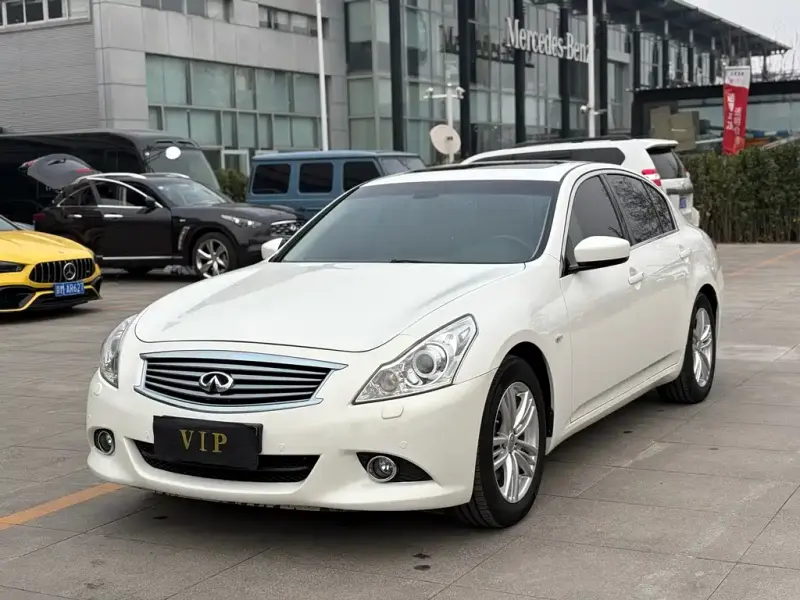 Infiniti G, 2012