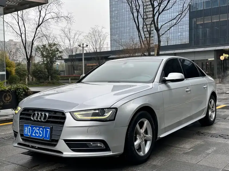 Audi A4L, 2015