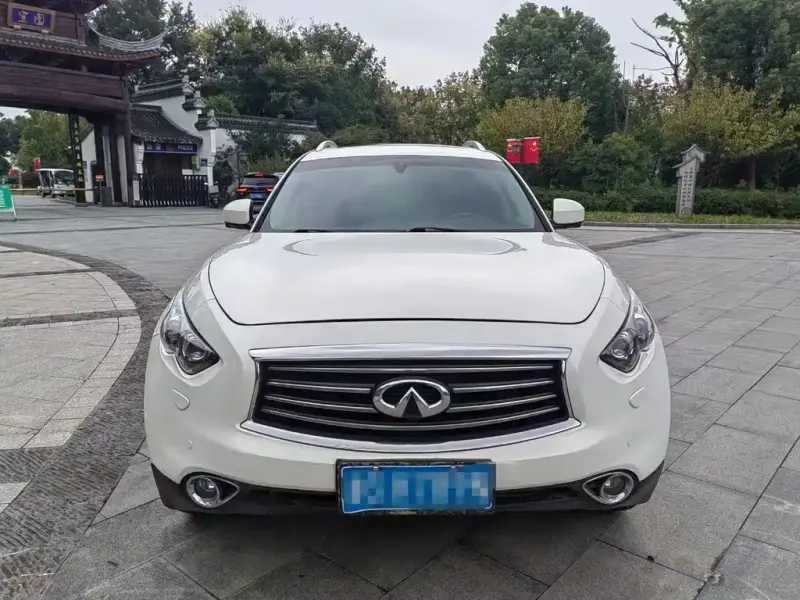 Infiniti QX70, 2014