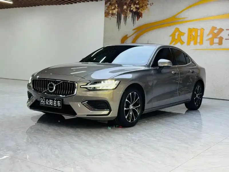Volvo S60, 2022