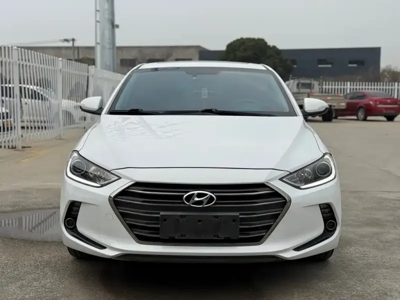 Hyundai Elantra, 2016