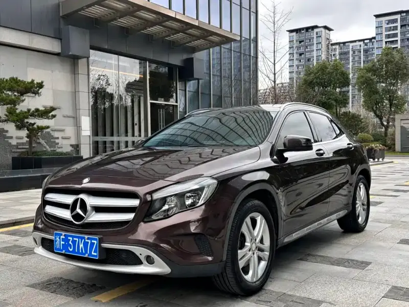 Mercedes-Benz GLA, 2015