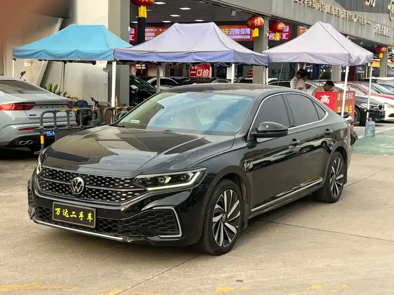 Volkswagen Passat, 2022