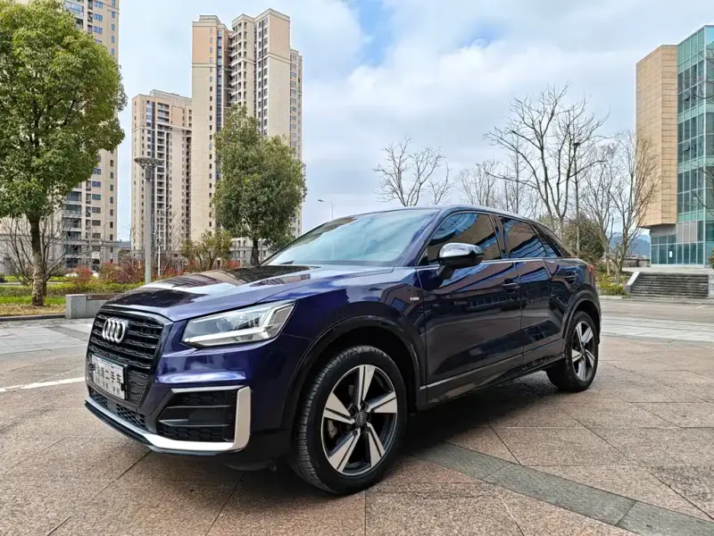 Audi Q2L, 2021