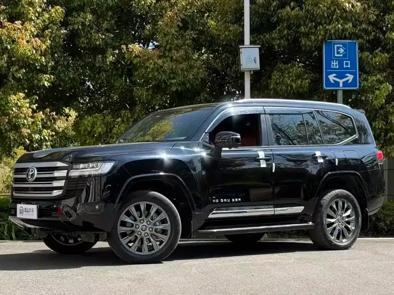 Toyota Land Cruiser, 2025