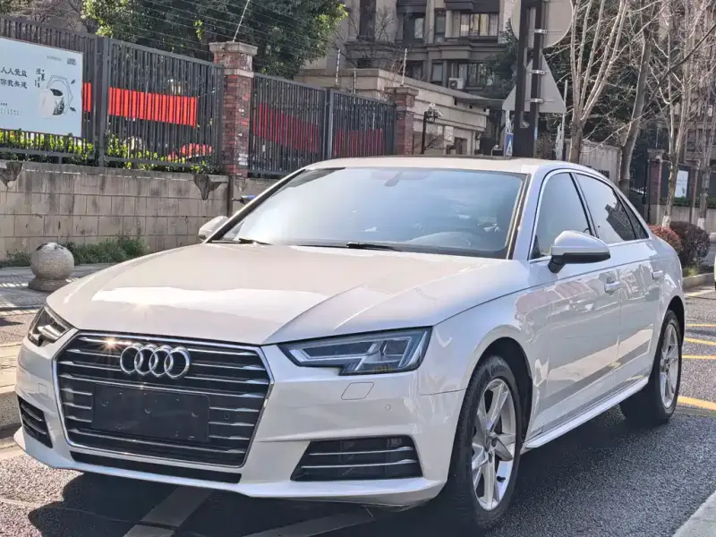 Audi A4L, 2018