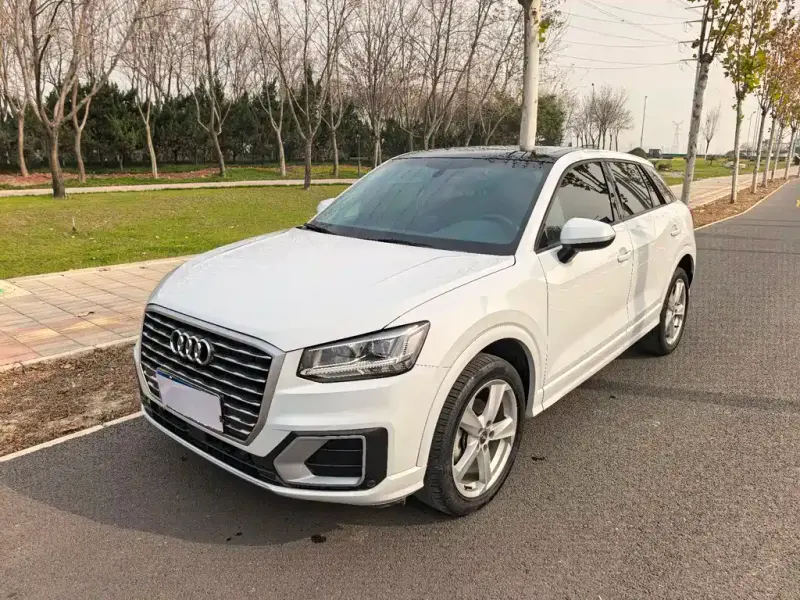 Audi Q2L, 2021
